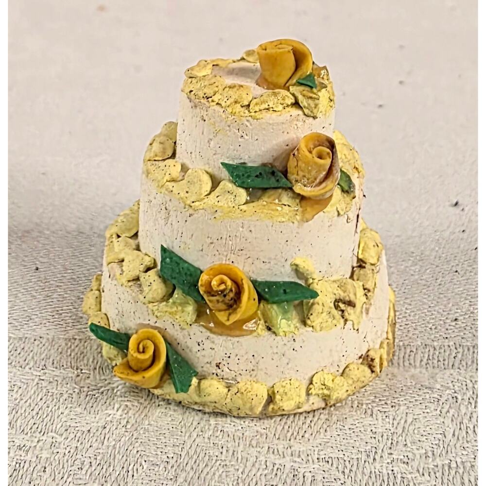 Unbranded Dollhouse Miniature 3-Tier Wedding Cake 1 1/2" x 1 1/2"